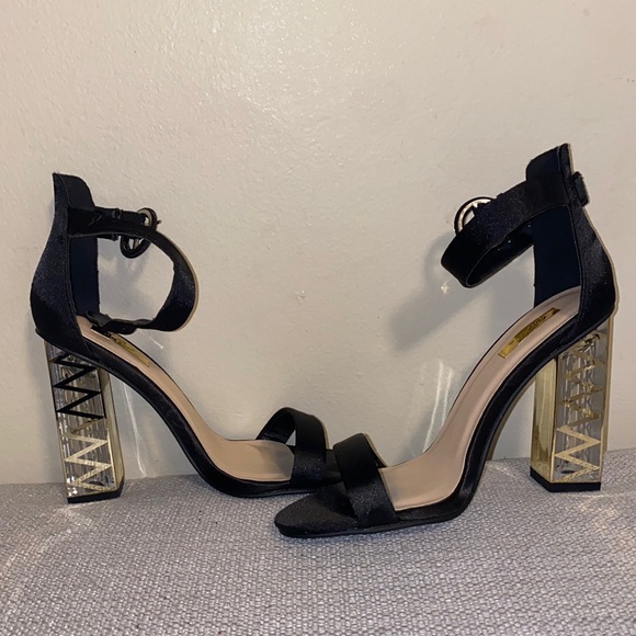 Shoes - Black & gold heels